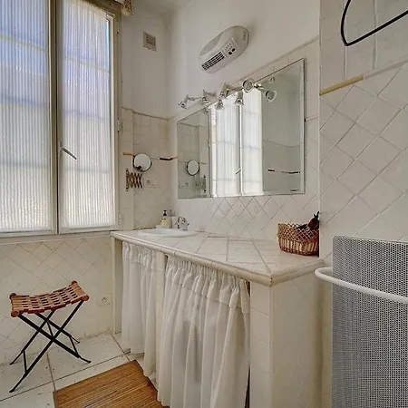 A2b159 - Atypique Au Suquet Avec 2 Chambres!! * Cannes
