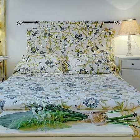 A2b159 - Atypique Au Suquet Avec 2 Chambres!!